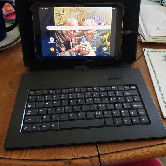 Hipstreet Venture Universal Wired Keyboard Case - For Android & Windows Tablets - Picture 3 of 9